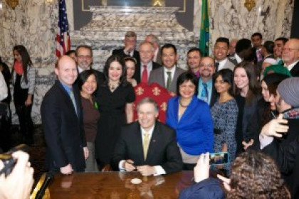 Governor Inslee signs Washington State Dream Act